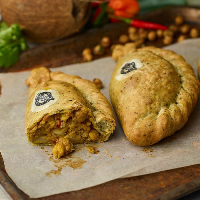 Cauliflower & Onion Bhaji Pasty - Uncooked